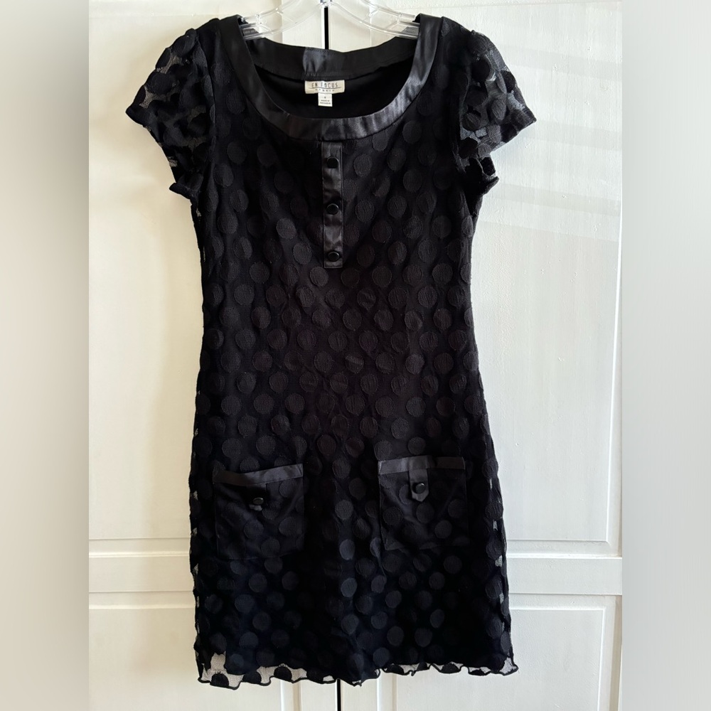 En Focus Studio black polka dot short-sleeve dress size 6